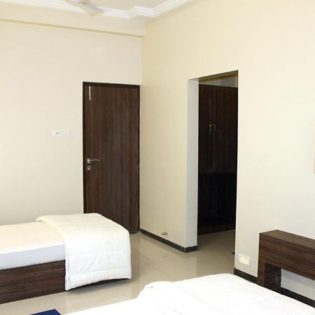 Oyo 4316 Hotel Sai Empire Shirdi Exterior photo