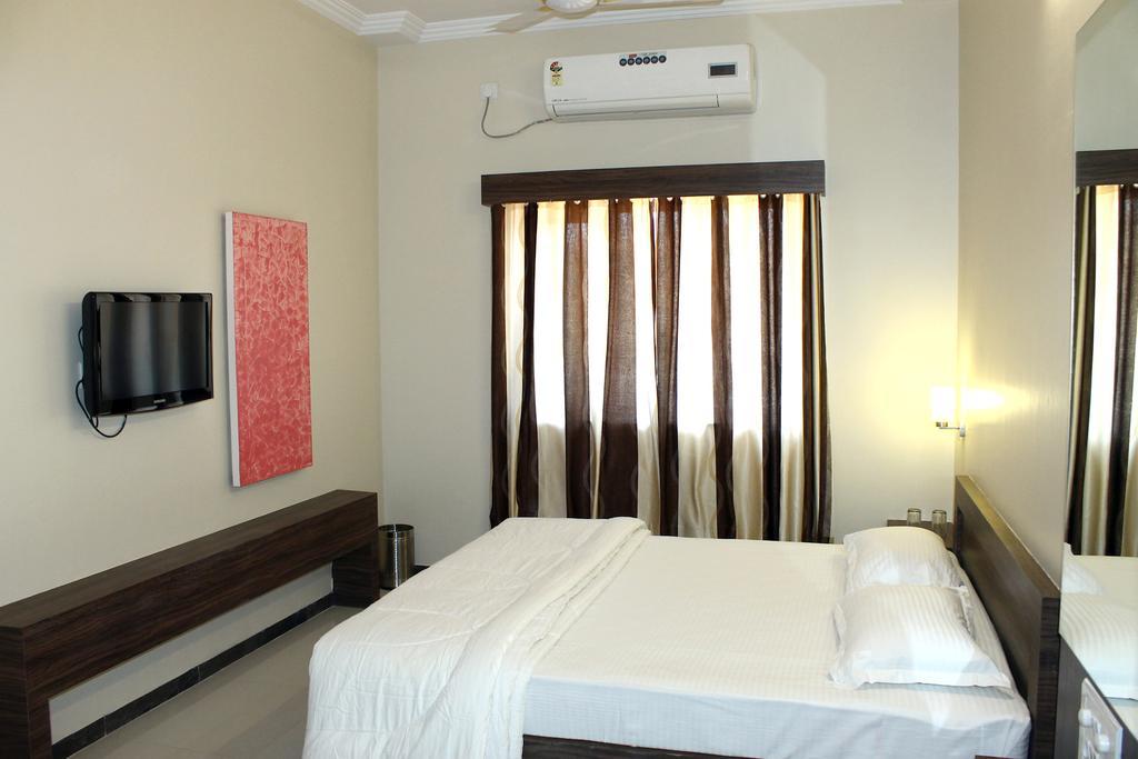 Oyo 4316 Hotel Sai Empire Shirdi Room photo