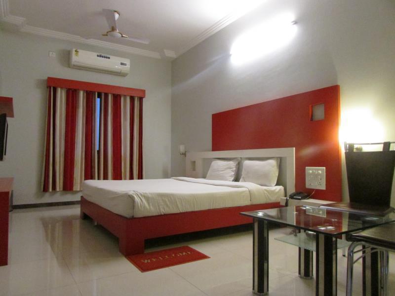 Oyo 4316 Hotel Sai Empire Shirdi Exterior photo