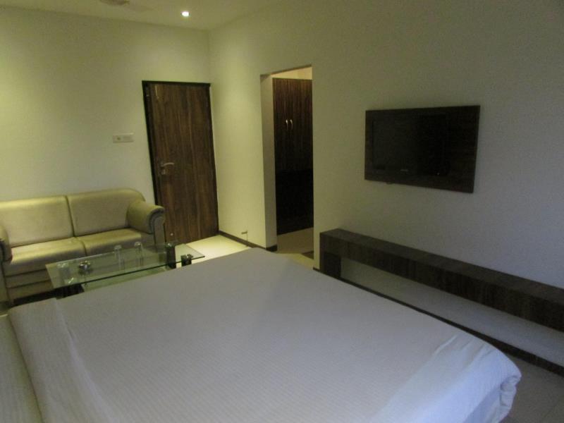 Oyo 4316 Hotel Sai Empire Shirdi Exterior photo